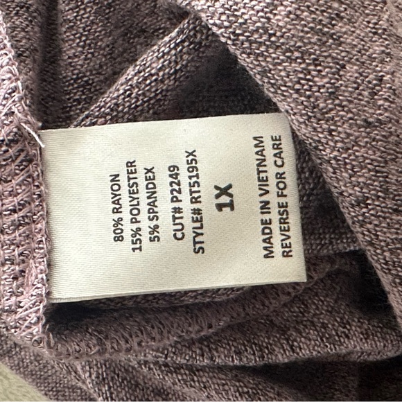 Misia Curvy cold shoulder top - Picture 6 of 6